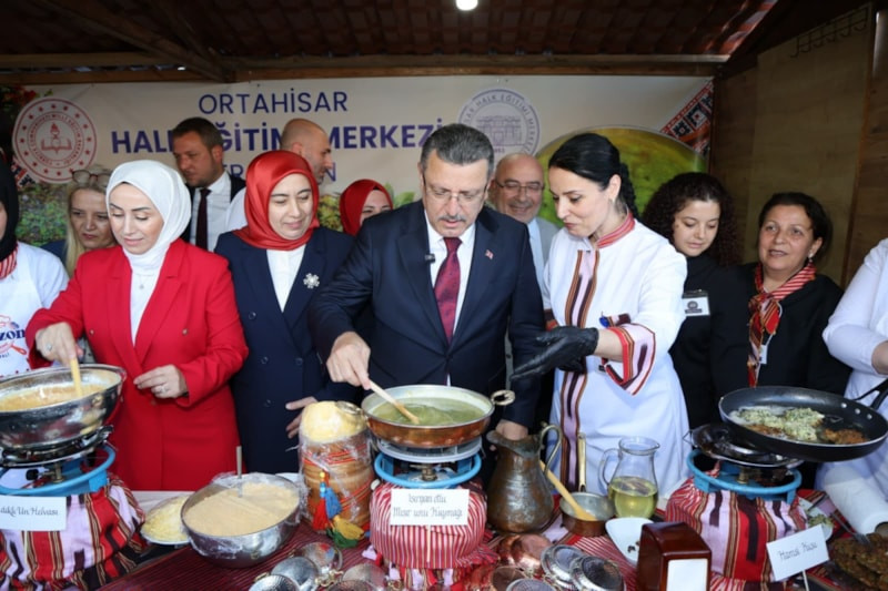 Trabzon Gastronomi Festivali'nde Dev Kuymak Rekoru ve Mutfak Zenginliği