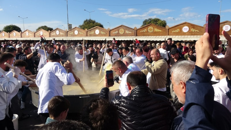 Trabzon Gastronomi Festivali'nde Dev Kuymak Rekoru ve Mutfak Zenginliği