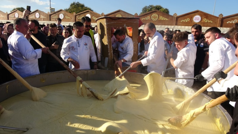 Trabzon Gastronomi Festivali'nde Dev Kuymak Rekoru ve Mutfak Zenginliği