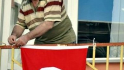 Bayrak asan dayı ortaya çıktı