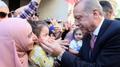 Cumhurbaşkanı Erdoğan’a Londra’da sevgi seli 