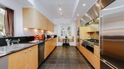 Ünlü şarkıcı Taylor Swift evinin fiyatını düşürdü