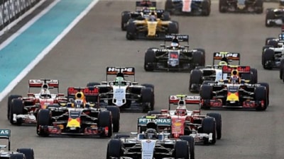 F1 2021 sezonu araçlarını tanıttı