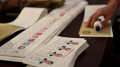 Ünlülerin ikinci tur mesajları