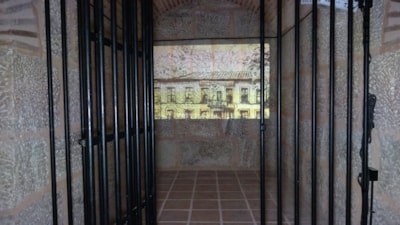 Bursa'nın 2 bin 500 yıllık infaz kapısı, sanat galerisine dönüştü