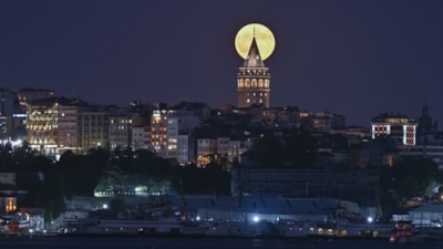 İstanbul'da muhteşem dolunay manzaraları görüntülendi