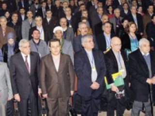 BDP'li vekillerden Kürtçe marş