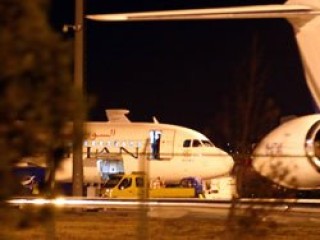 Suriye uçağından askeri malzemeler çıktı