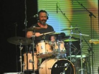 Cem Yılmaz plak şirketi kurdu