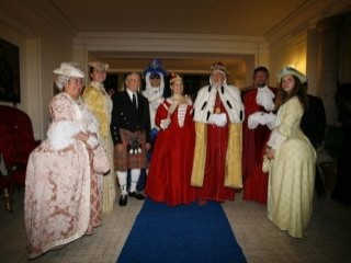 Rahmi Koç Venedik Karnavalı'nda kilt giydi