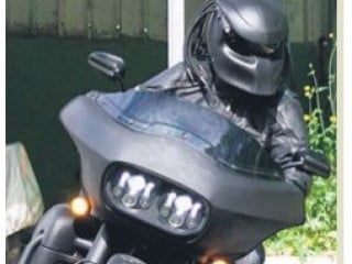 Tamer Karadağlı'nın 2 bin euroluk kaskı