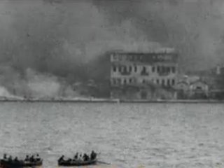 Yunanlılar'ın İzmir'den kaçış görüntüleri İZLE