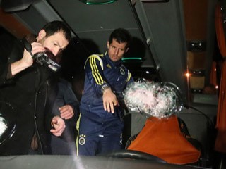 Fenerbahçe takım otobüsüne silahlı saldırı