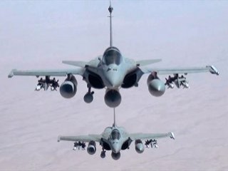 Katar Fransa'dan 7 milyar dolara uçak alıyor