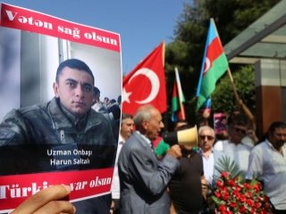 Azerbaycan'da teröre tepki yürüyüşü