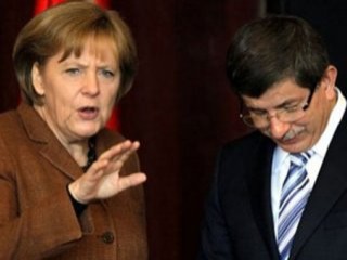 Merkel: Türkiye ile görüşmeleri yoğunlaştırmamız lazım