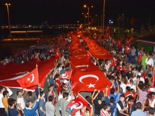 İstanbul'da teröre tepki eylemlerinde 93 gözaltı var