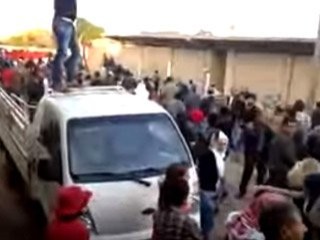 Suriye'de Kürtlerden PYD protestosu