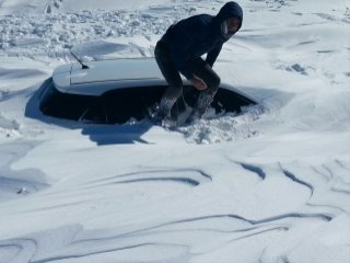 Karda 14 saat mahsur kaldılar