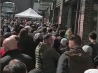 Münih'te referandum kalabalığı