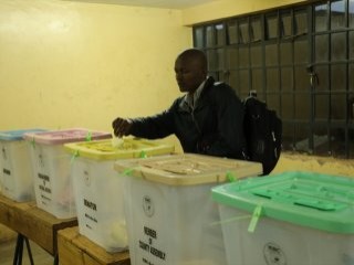 Kenya halkı sandık başında