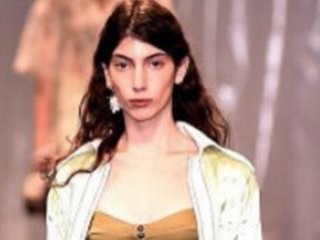 Manken Öykü Baştaş'tan takipçisine ayar