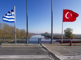 Yunan gazetesi: Türklerin alay konusu olduk