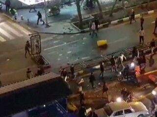 İran'da polise ateş açıldı