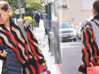 Demet Akalın bidonla zemzem suyu taşıdı