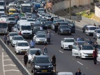 İsrail'de sirenli saygı duruşu