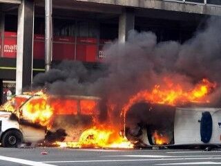 Sarı Yelekliler otomobil canavarı çıktı