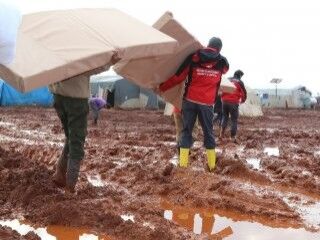 Sel felaketinden etkilenen Suriye halkına İHH yardımı