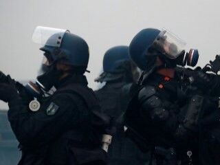 AB, Macron'un zulmünü görmezden geliyor