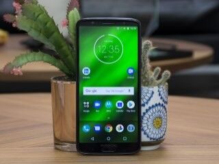 Motorola'nın 3 kameralı yeni bir telefonu ortaya çıktı