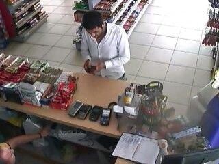 Polis kredi kartı dolandırıcısını suçüstü yakaladı