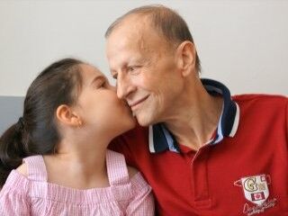 Kanseri yenen dedenin torun sevgisi