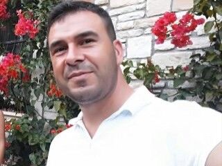 Bayram tatili için geldiği yazlıkta çatıdan düşüp öldü