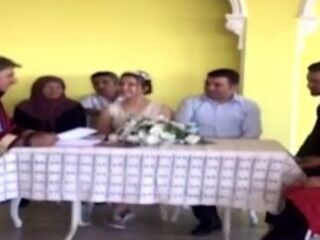 Isparta'da depreme nikahta yakalandılar