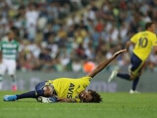 Luiz Gustavo ilk maçında sakatlandı