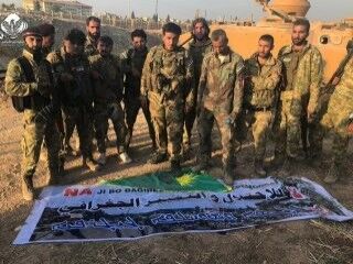 YPG paçavraları ayaklar altında