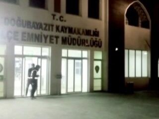 Eşini ve kızını naylon poşet ile yakan baba tutuklandı