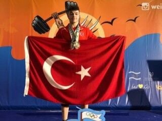 Genç halterci Hakan Şükrü Kurnaz Avrupa Şampiyonu