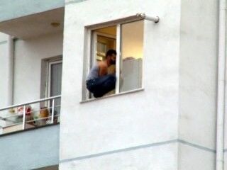 Kaçtığı polisler canını kurtardı