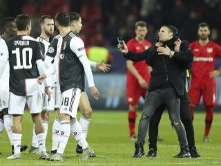 Sahaya giren taraftar Ronaldo'yu kızdırdı
