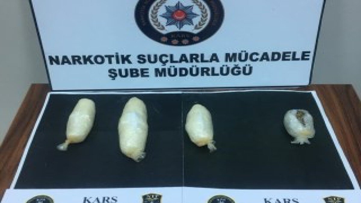 Bağırsaklarından 700 kişiyi zehirleyecek uyuşturucu çıktı