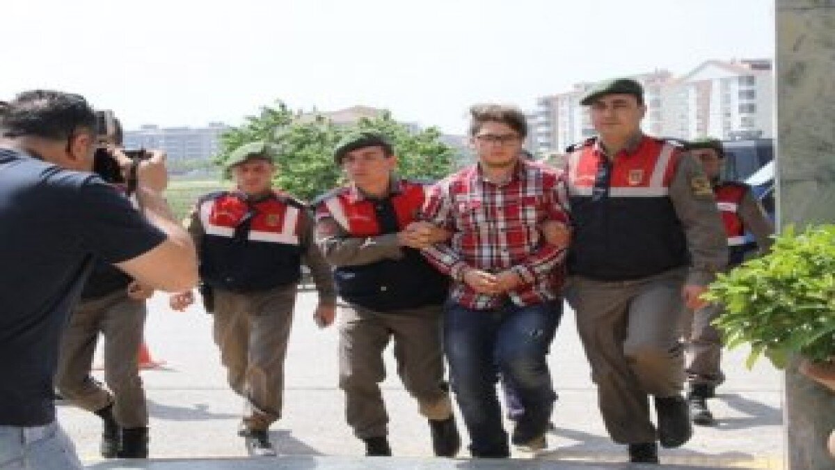 İzmir'de babasını öldürüp yakan oğlu, 22 yıl ceza aldı