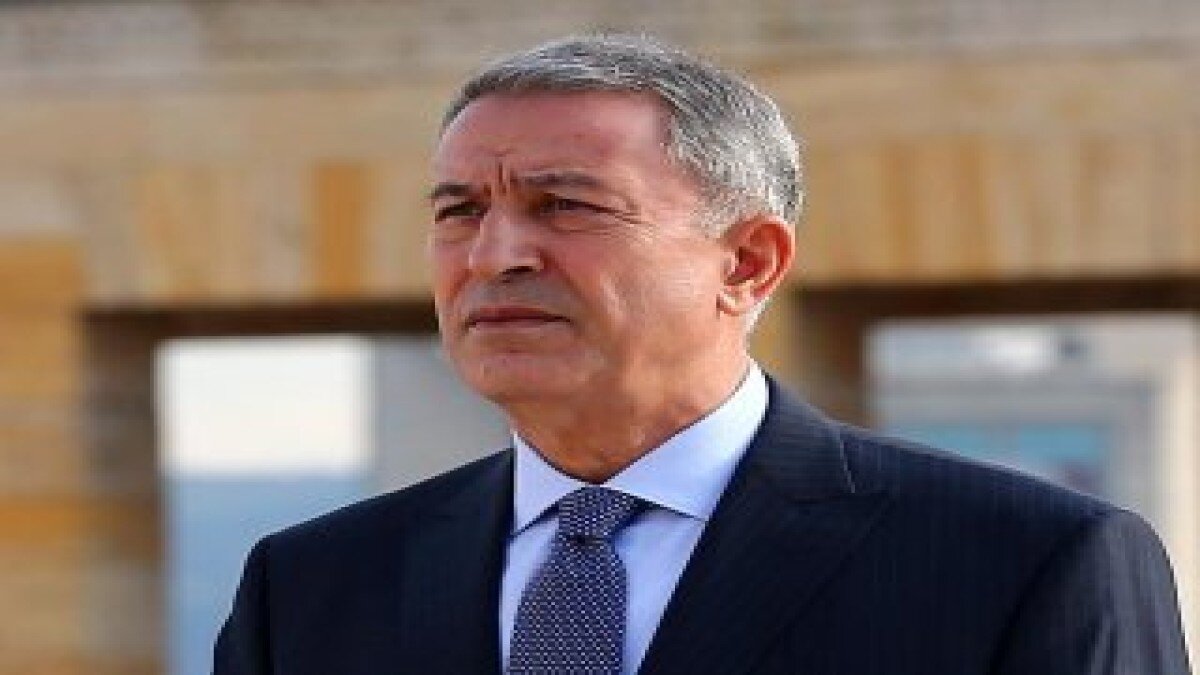 Akar, Jeffrey ve Satterfield'i kabul etti