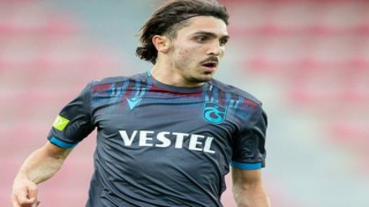 Futbolcular sokağa çıkma yasağına takıldılar