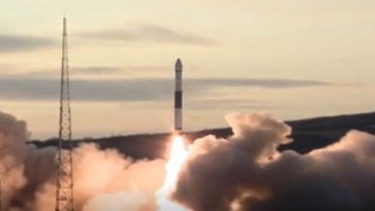 Çin, geliştirdiği uzay roketini açık artırmada sattı