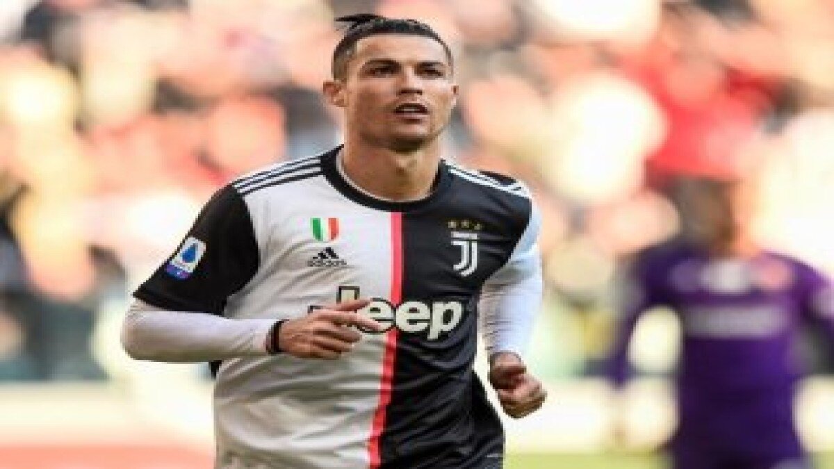 Ronaldo, 'ilk milyar dolarlık futbolcu' oldu